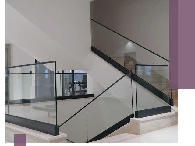 Стеклянные перила премиум-класса с установкой в Устях-Илимске