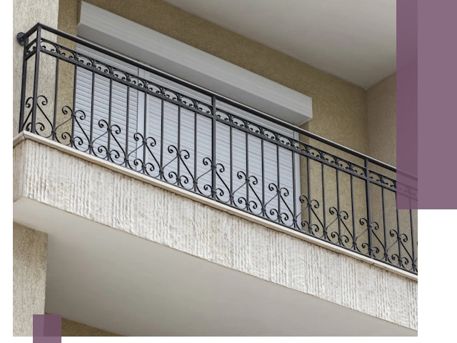 Балконные ограждения из металла и стекла в Устях-Илимске для домов